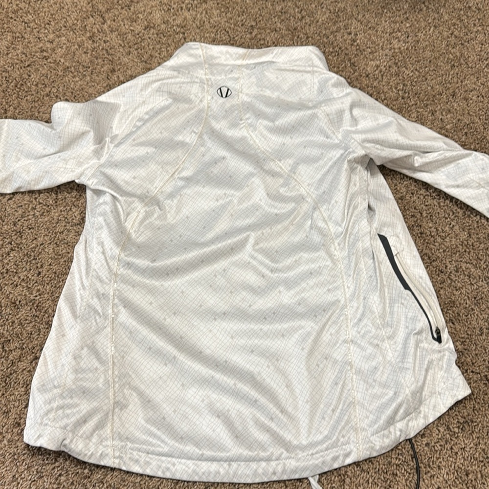 Good condition running jacket - Picture 5 of 5